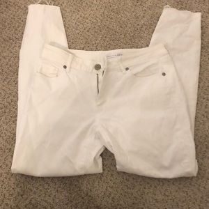 Loft size 4 white raw hem jeans